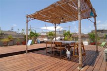 Green rooftop apt 4 lovely vacation