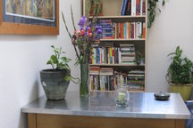 Bright, quiet condo - lots of light