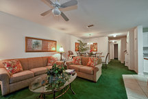 4 bedroom near Disney $75 Apr n May