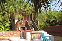 Private cottage with pool, bay view