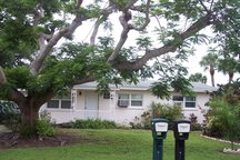 1 br apt - Walk to the Beach! 