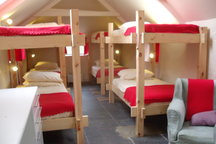 10bed bunkhouse for surf/climb/walk