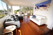 Beautiful Bronte Penthouse-Sleeps 6