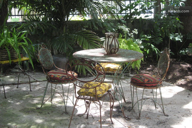 Boathouse and 4 Tropical Cottages - alfresco dining