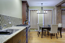 Mile end urban retreat w/back yard