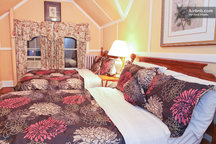 RENAISSANCE ROOM W/SHARED BATH