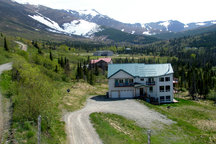 Mountain Home Retreat Above City   