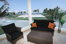 Stunning Beachside & View- Castillo