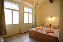 Two Bedroom Apartment near Castle