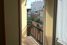 nice and sunny flat near sagrada fa