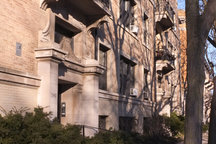 Spacious, Vintage Hyde Park Apt.