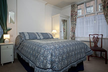 Bright Chelsea Apartment 