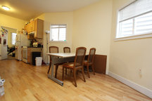 Comfy room in centrally located Apt