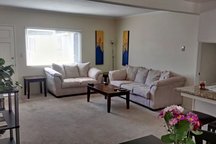 Expansive LA 2br 2ba Apt by Beach
