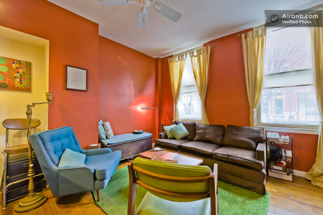 Cozy near Convention Center - That's the living room!