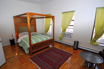 Honeymoon Room - Urban Oasis Duplex