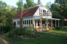  3 BR Riverfront DreamHome Retreat