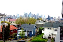 Spacious 1BD in lower Queen Anne
