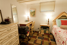 Solo Traveler - Meals and Cosy Room