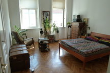 Sunny, quiet & stylish apartment