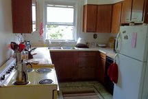 Cozy, spacious, and quiet apt 