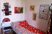 Cozy single room in a 3 bedroom apt
