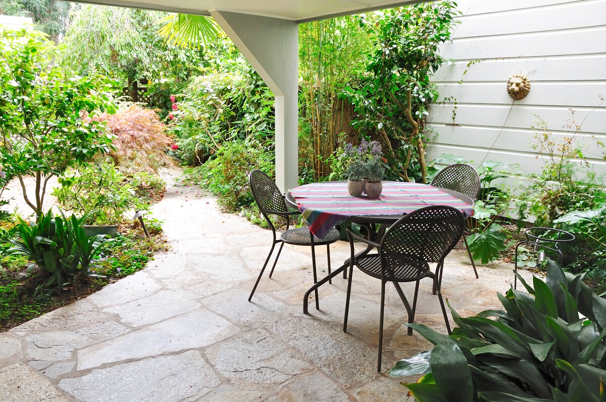 San Francisco Marina Garden Studio in San Francisco San Francisco Marina Garden Studio in San Francisco