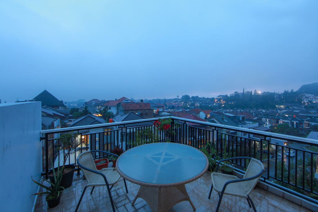 See Bandung city from your doorstep - Villas for Rent in Bandung