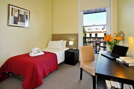 Single Room Guest House Carlton GR5 - บ้าน