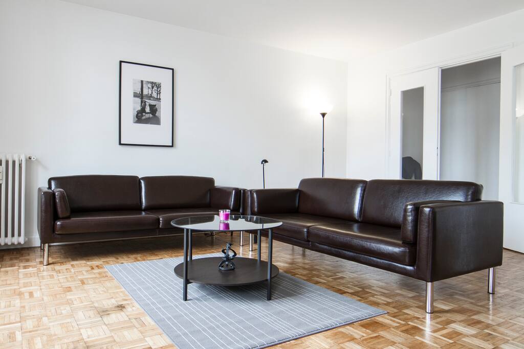 [Théâtre] Sunny and Spacious flat /Eiffel Tower