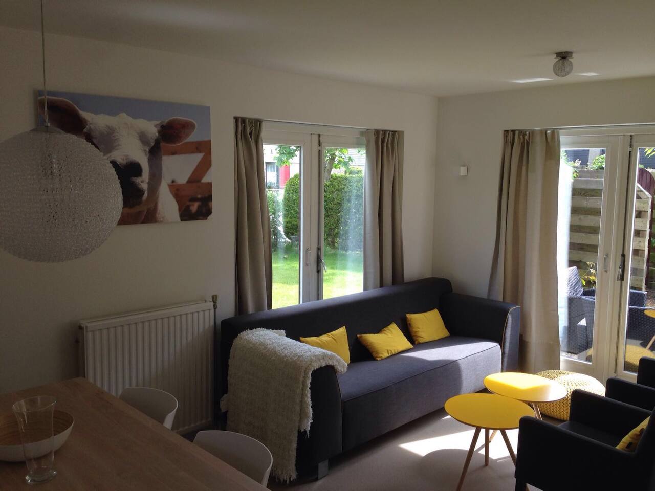 Top 20 vakantiehuizen de cocksdorp, vakantiewoningen ... Woonkamer bruin berry