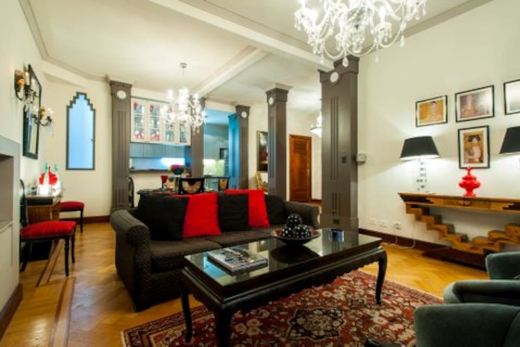 Chandeliers and coved 10' tall ceilings