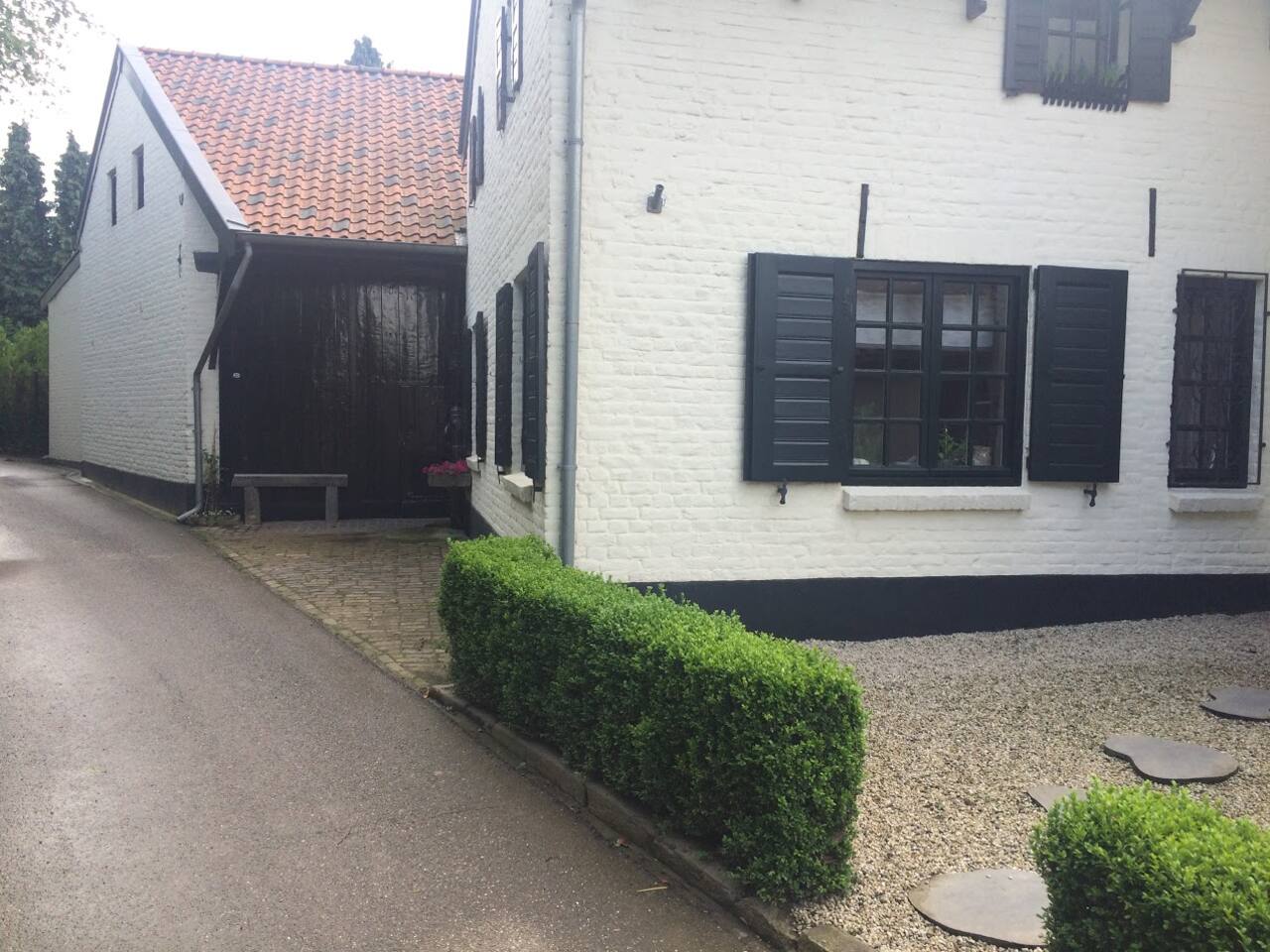 Top 20 vakantiehuizen elsloo, vakantiewoningen & appartementen ... Woonkamer koloniale stijl ingericht