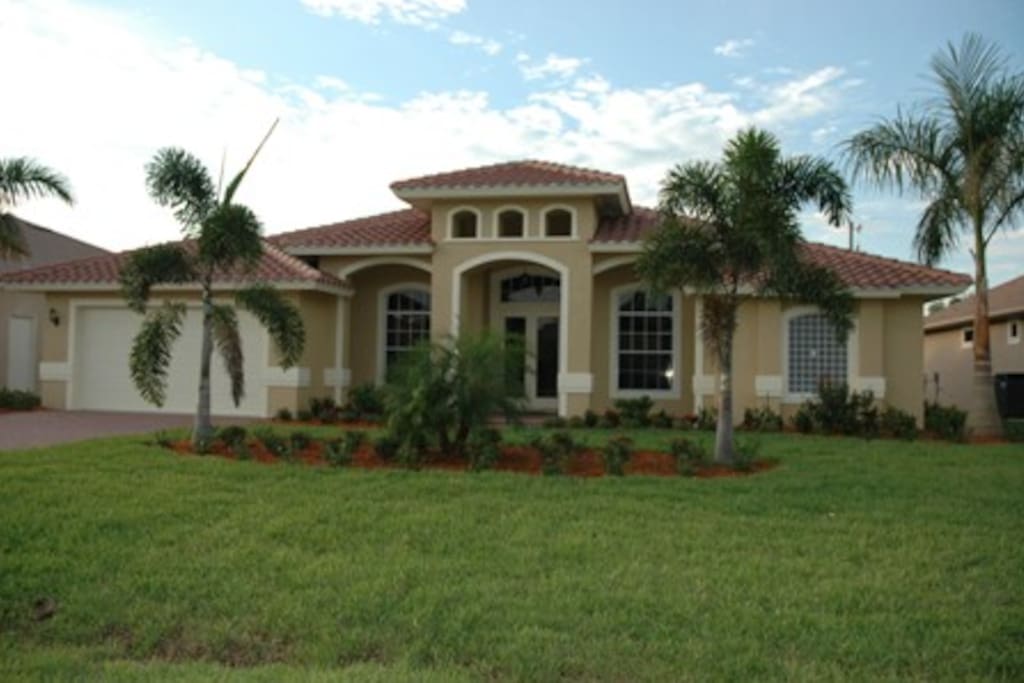 MEDITERRANEAN HOME WITH TWO CAR GARAGE