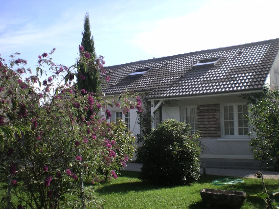 LA CABOTTE vue coté avant maison