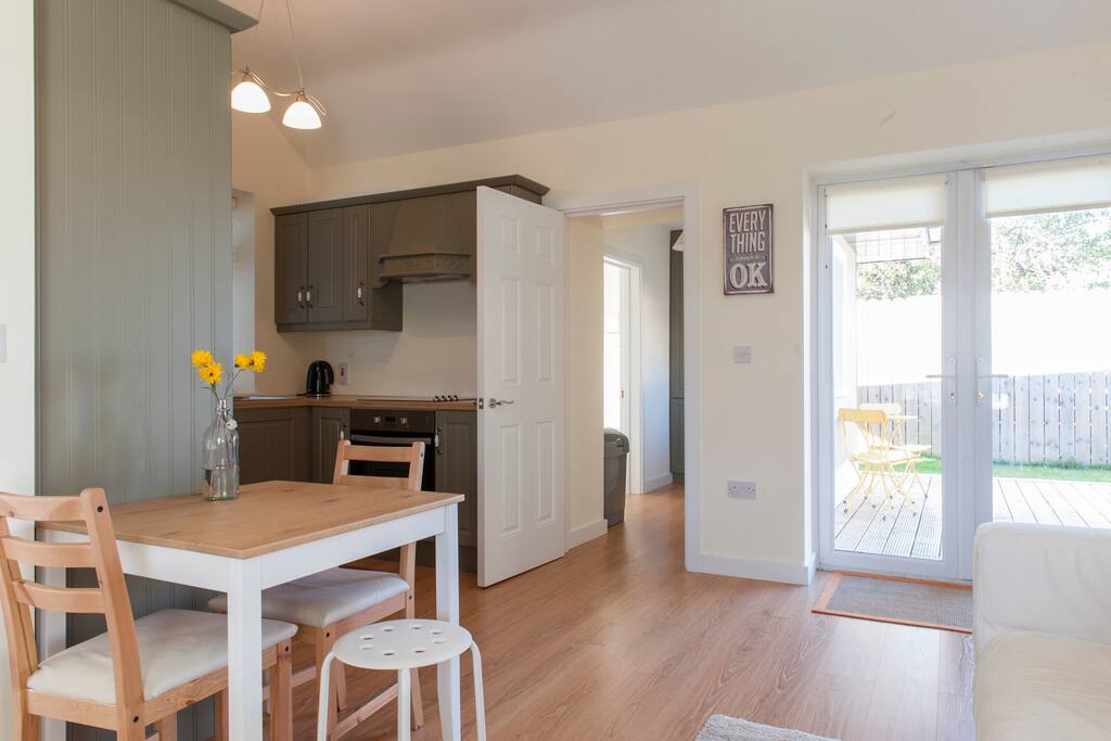 Country cottage beside the sea Houses for Rent in Drogheda