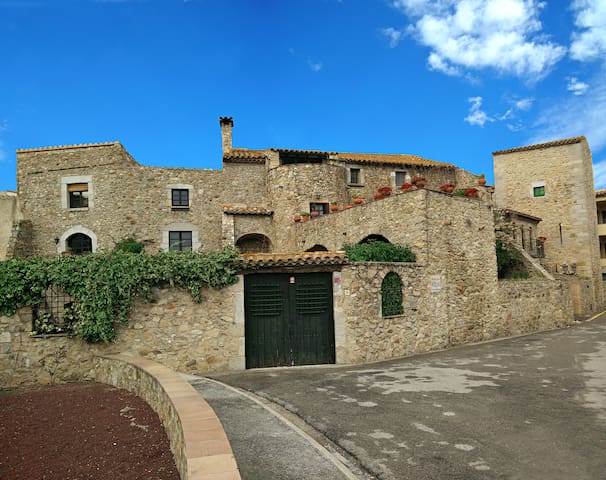 Magnificent medieval castle - Castle
