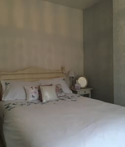 Victorian boutique style room - Bath