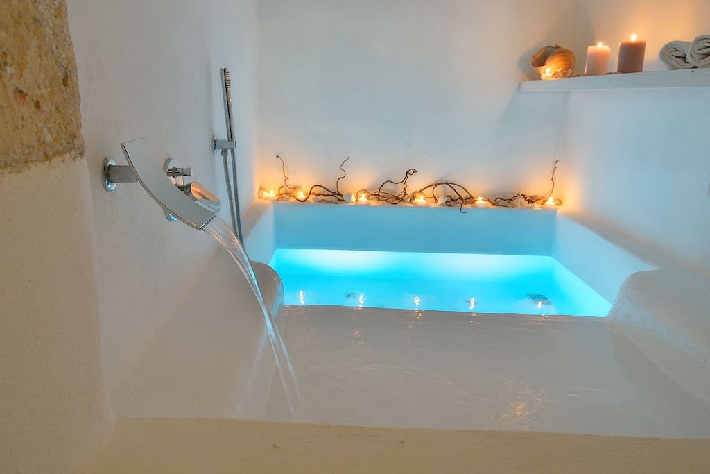 Suite gelso nero con jacuzzi case in affitto a monopoli ...