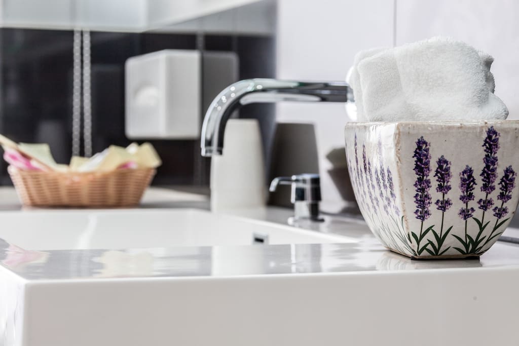 Serviced suite whirlpool 1 apartments zur miete in wiesbaden Tisch und bett florsheim