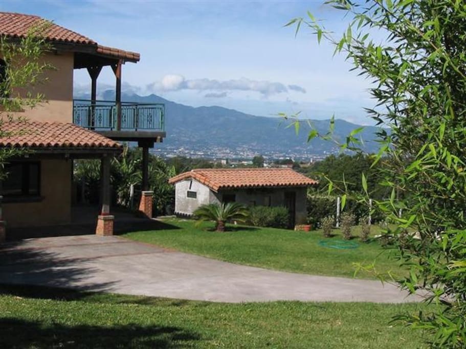 Also Available 1 bedroom guesthouse w/ full kitchen that sleeps 4 is shown on left https://www.airbnb.com/rooms/4572356?preview
