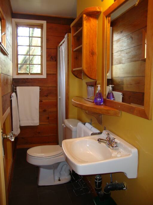 Orchard Cabin Cabins for Rent in Salt Spring Island