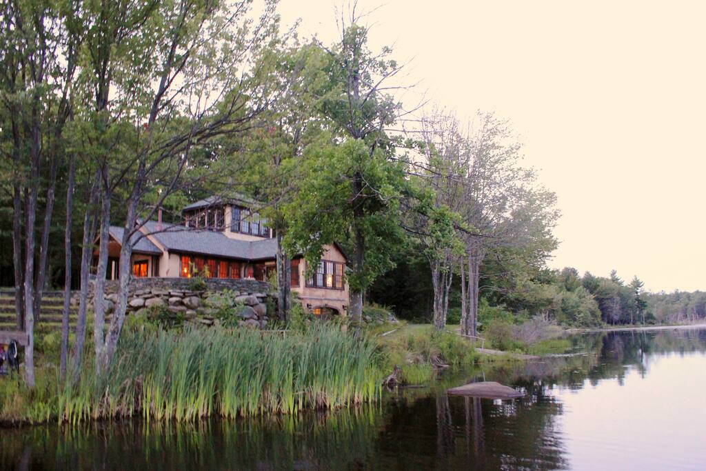 SPECTACULAR HOME PRIVATE LAKE 5 ppl Houses for Rent in Mountain Dale