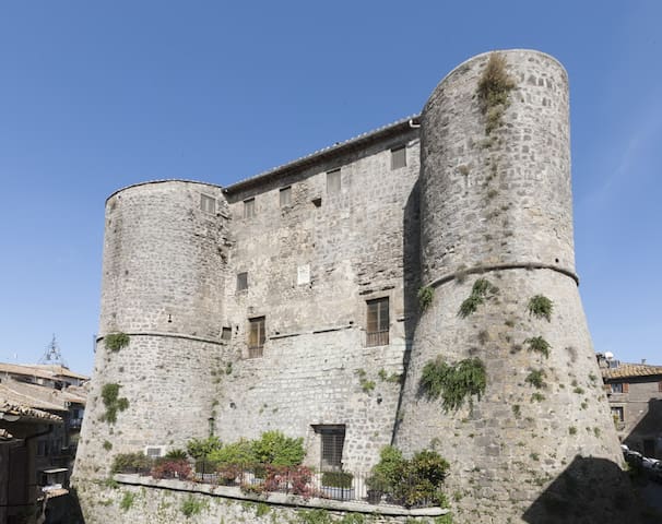 Castello di Ronciglione I Torrioni - Castle