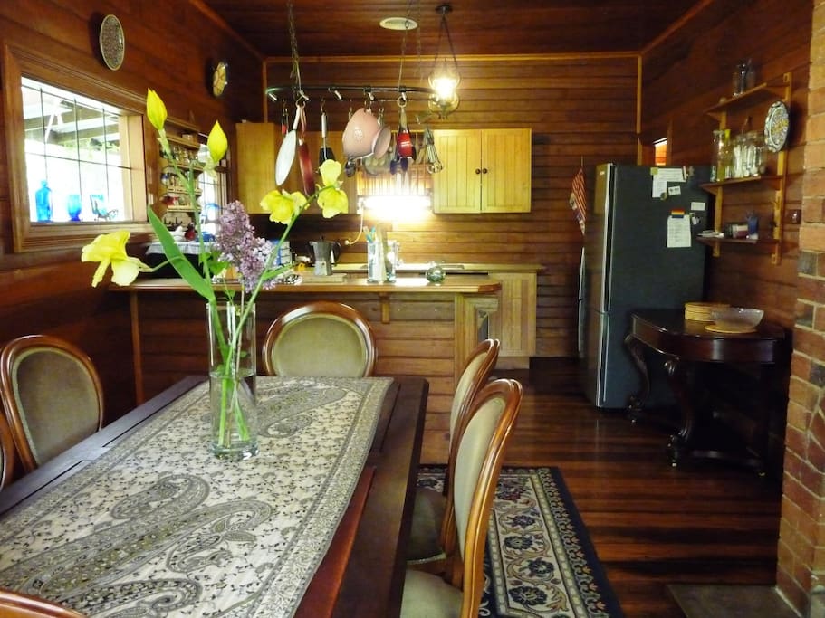 Open plan dining + kitchen