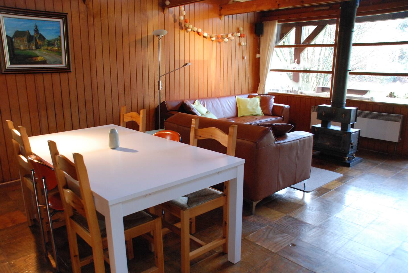 Chalet aan bosrand en riviertje chalets te huur in bièvre (graide)