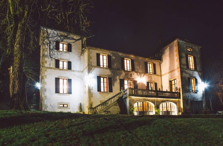 DOMAINE VAL ATUR 15 PERSONNES - Castle