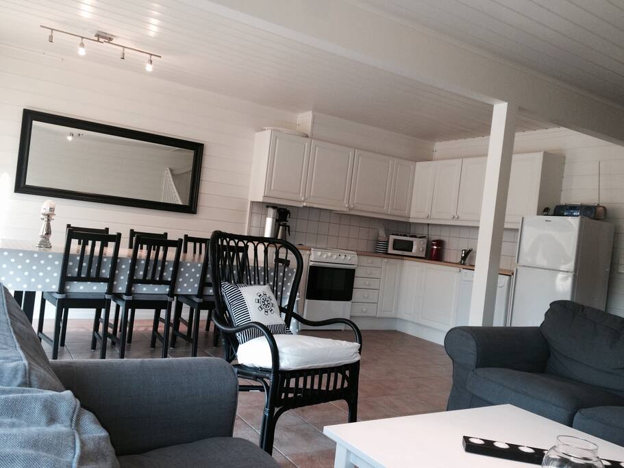 Sjøbu i vakre maritime omgivelser! apartments for rent in ...