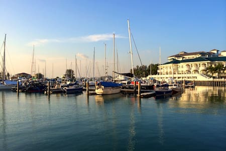 Avillion Cove Getaway for up to 7+