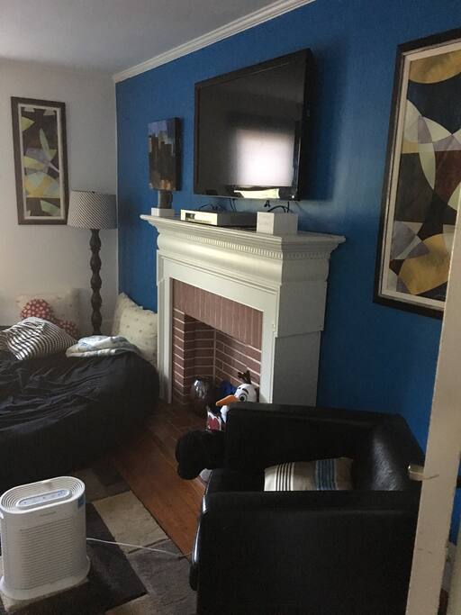 Small Bed Small Bedroom 9x9 Apartments For Rent In